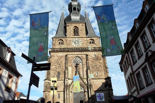 Die Wendalinusbasilika am Ostermarkt